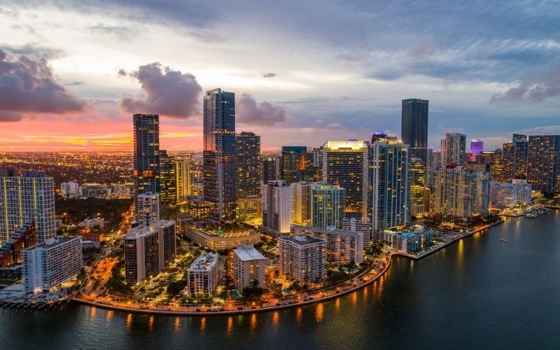 Iconic Cities and Urban Experiences